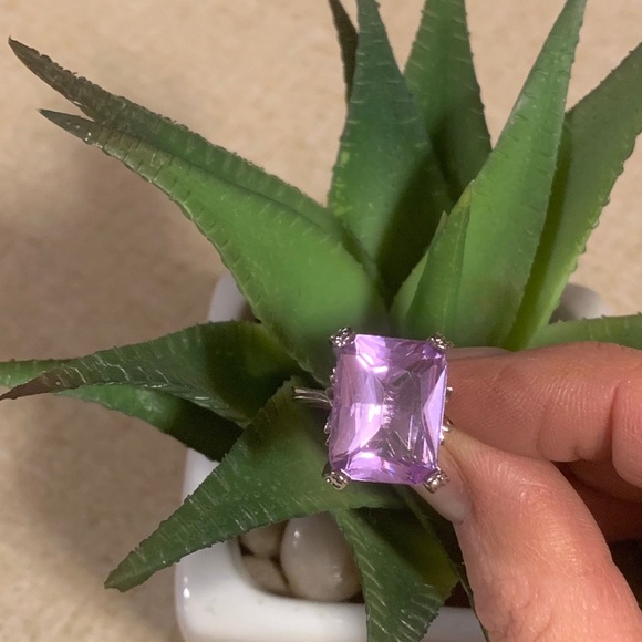 Lavender lust statement cocktail ring - Picture 2 of 8